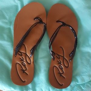 Roxy brown and black sandals